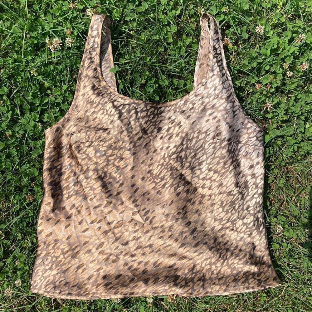 Silky cheetah print cropped tank top